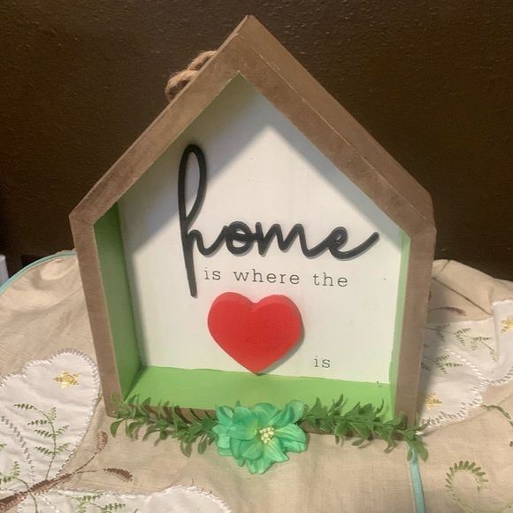 Cute little home is where the heart is wall hanging - Picture 1 of 1